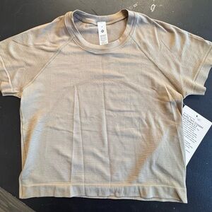 Lululemon swiftly cropped- Short Sleeve size 6 color code-SHOK